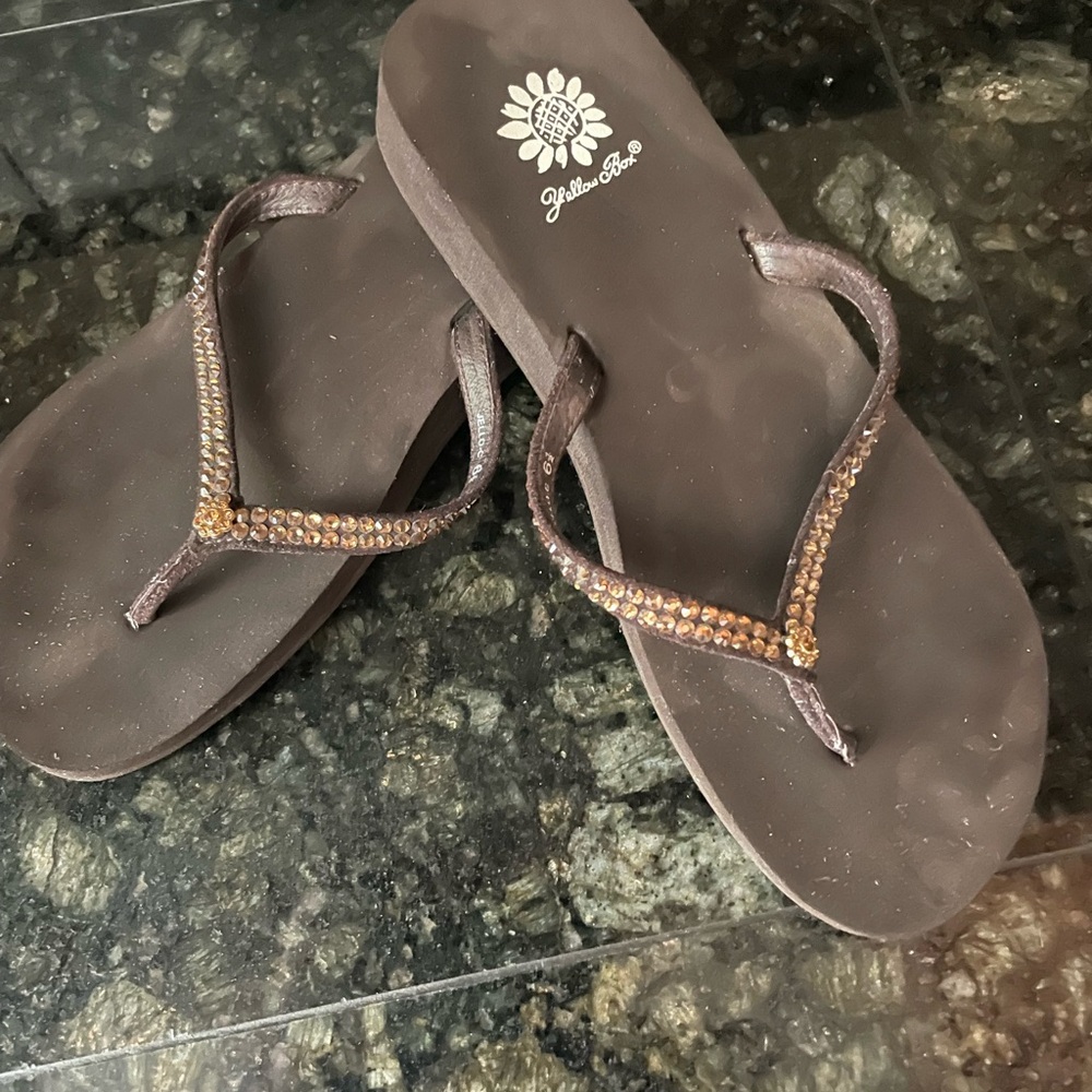 Yellow box sandals